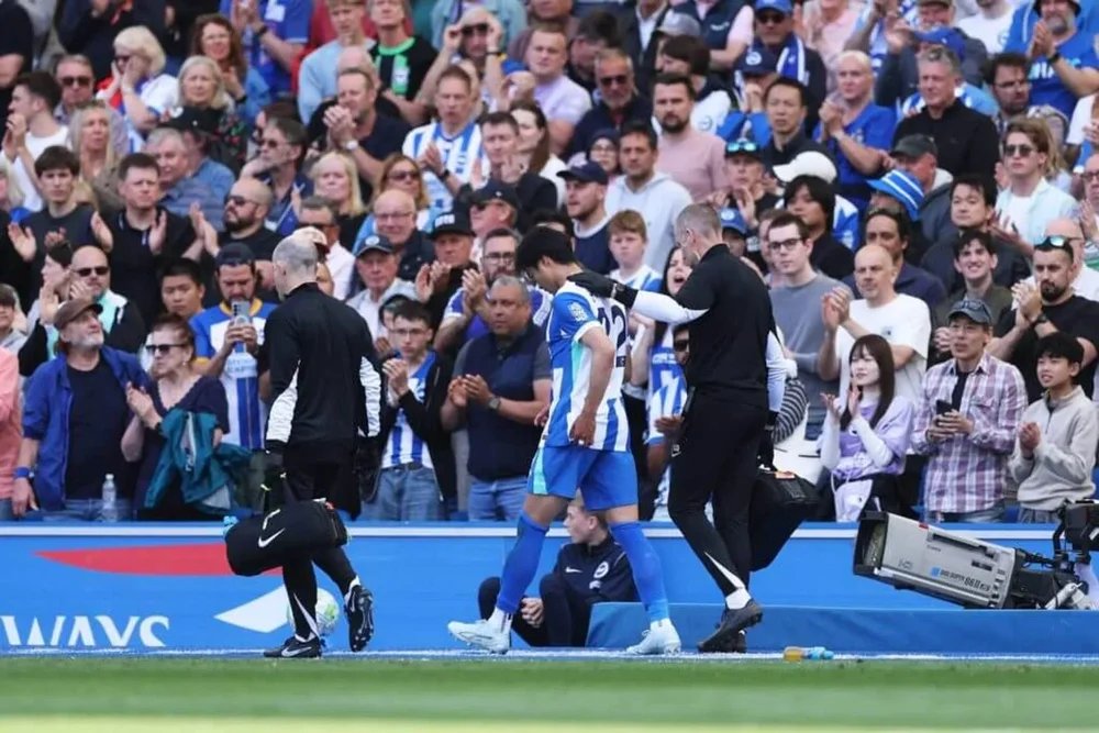 Mitoma after being substituted against Wolves on May 9