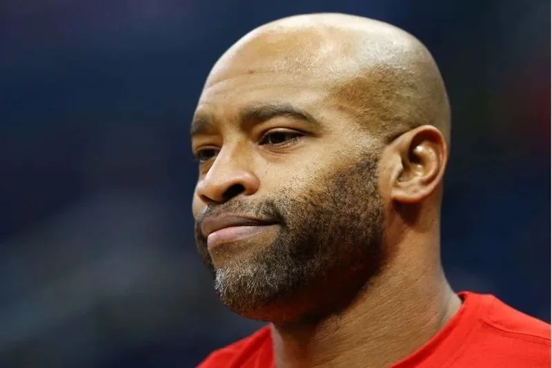 Feb 10, 2020; Orlando, Florida, USA; Atlanta Hawks guard Vince Carter (15) looks on prior to the game against the Orlando Magic at Amway Center. Mandatory Credit: Kim Klement-USA TODAY Sports ©Feb 10, 2020; Orlando, Florida, USA; Atlanta Hawks guard Vince Carter (15) looks on prior to the game against the Orlando Magic at Amway Center. Mandatory Credit: Kim Klement-USA TODAY Sports